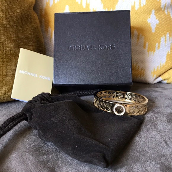 ✨Michael Kors Gold Bracelet✨ - Picture 1 of 7